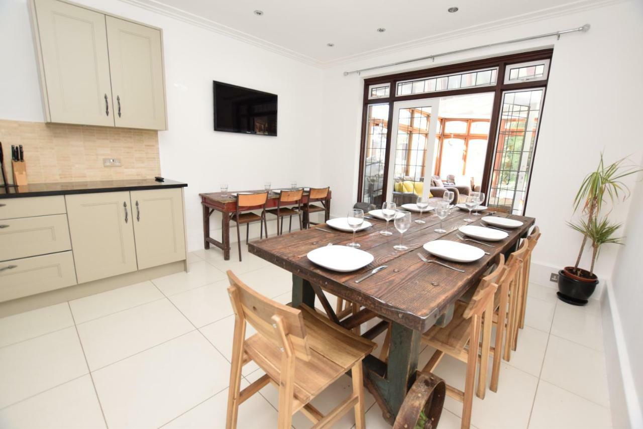 5 Bedroom Beach Front Property Southend-on-Sea Exterior photo