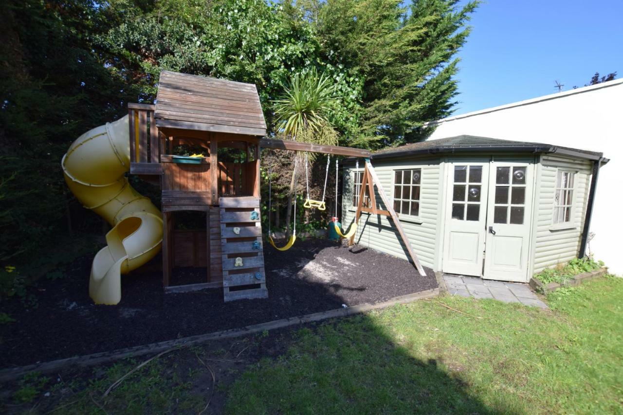 5 Bedroom Beach Front Property Southend-on-Sea Exterior photo