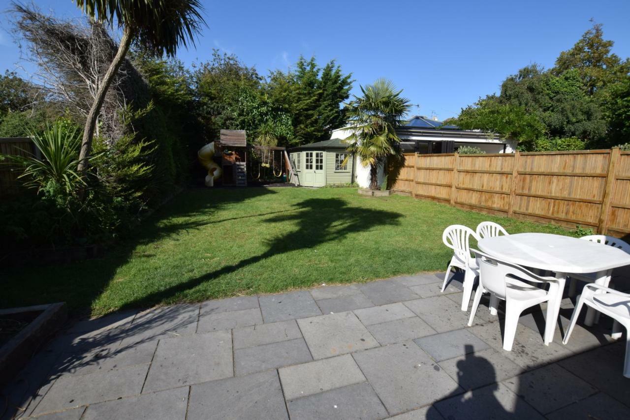 5 Bedroom Beach Front Property Southend-on-Sea Exterior photo