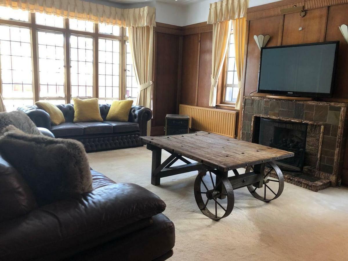 5 Bedroom Beach Front Property Southend-on-Sea Exterior photo