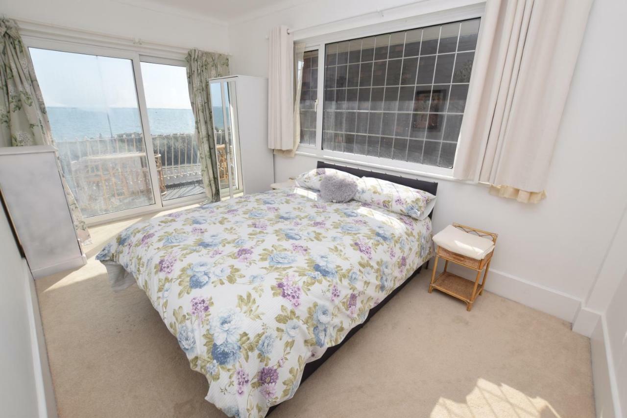 5 Bedroom Beach Front Property Southend-on-Sea Exterior photo